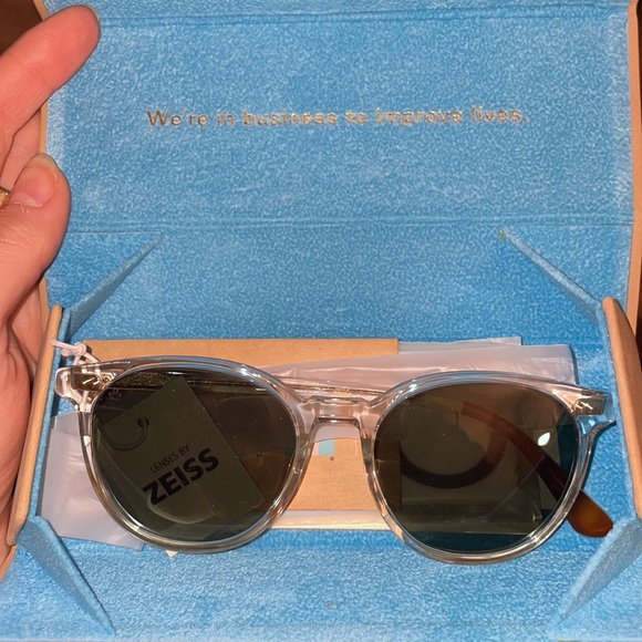 Brand New in box TOMS Bellini Sunglasses in Vintage Crystal-Green Grey - Picture 8 of 10
